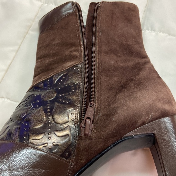 Monzo & Franco Oyster Heeled Embossed Brown Leather Upper Boots Size 8.5 EUC - Picture 7 of 13